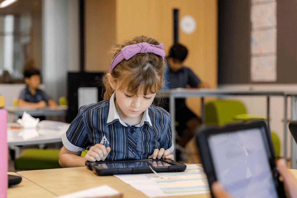 International school curriculum comparison